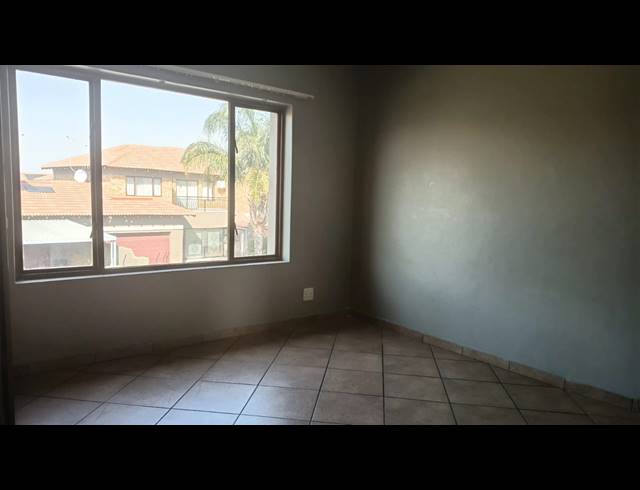2 BEDROOM APARTMENT FOR SALE IN SONNEVELD